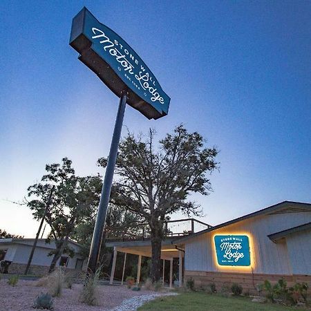 Stonewall Motor Lodge Екстериор снимка