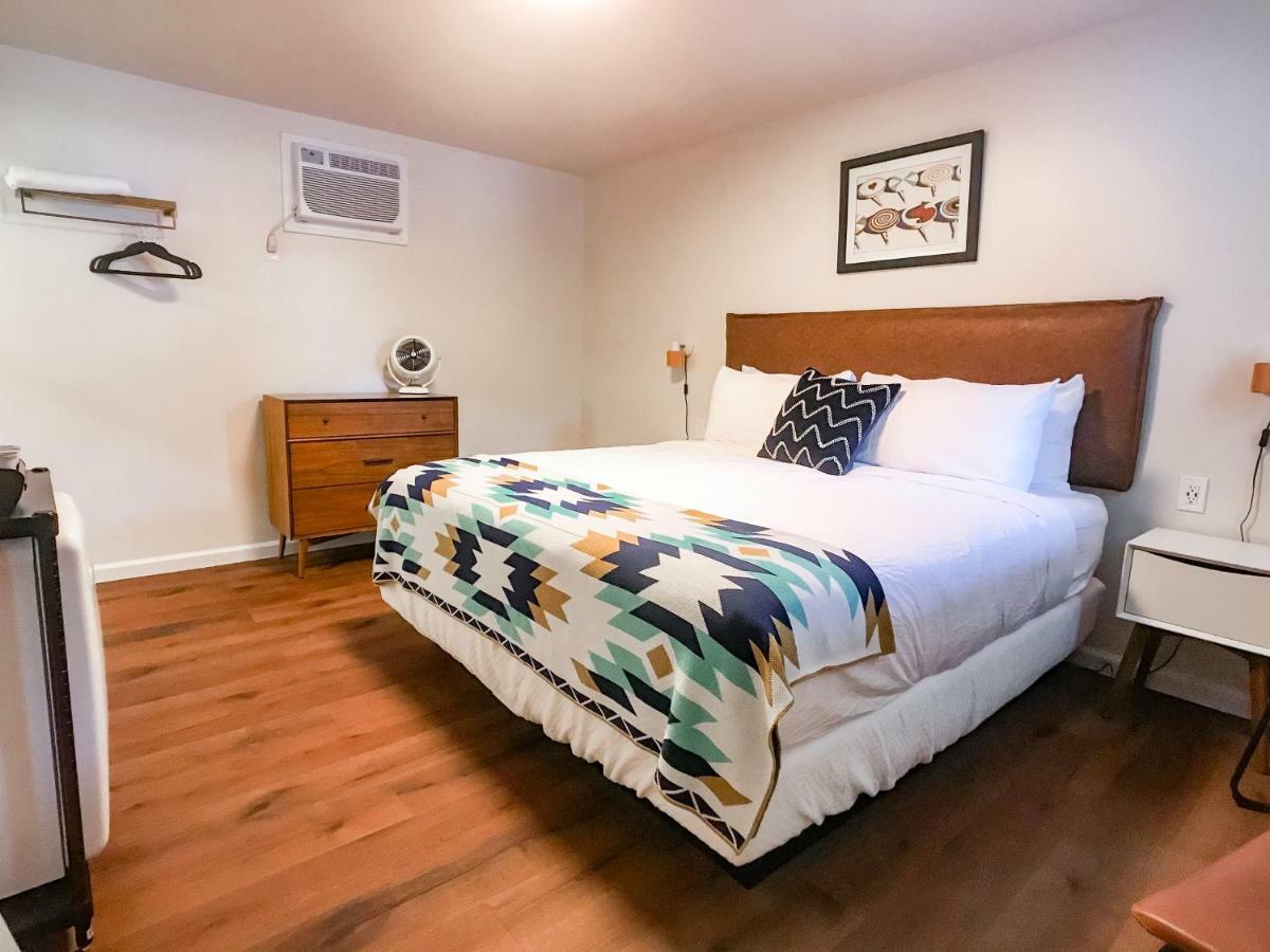 Stonewall Motor Lodge Екстериор снимка