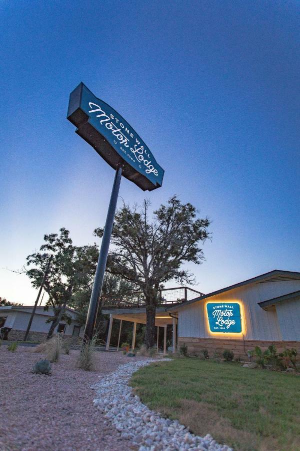 Stonewall Motor Lodge Екстериор снимка